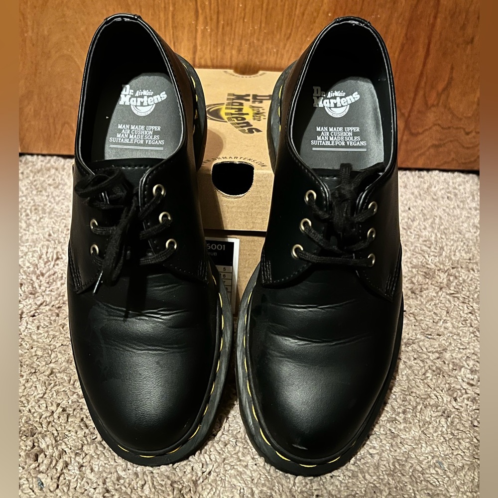 Doc Martens Vegan 1461 with Box Like New!!